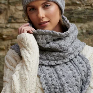 West End - X4844 pom pon hat | wollen muts